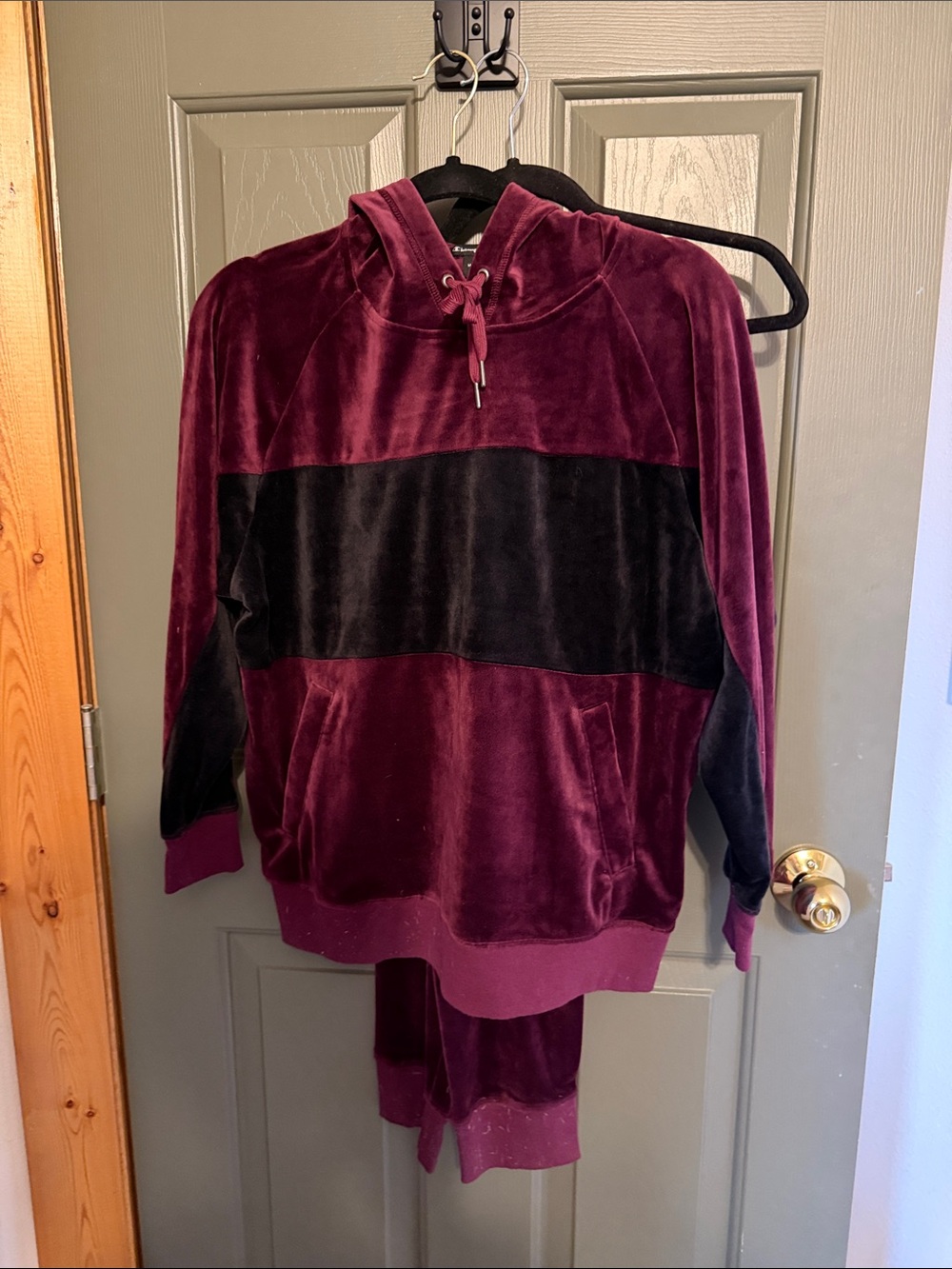 Kids Plush Hoodie and Jogger Set - Burgundy with Black Panel